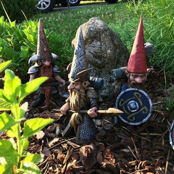 Fighting Garden Gnome - craftmasterslate